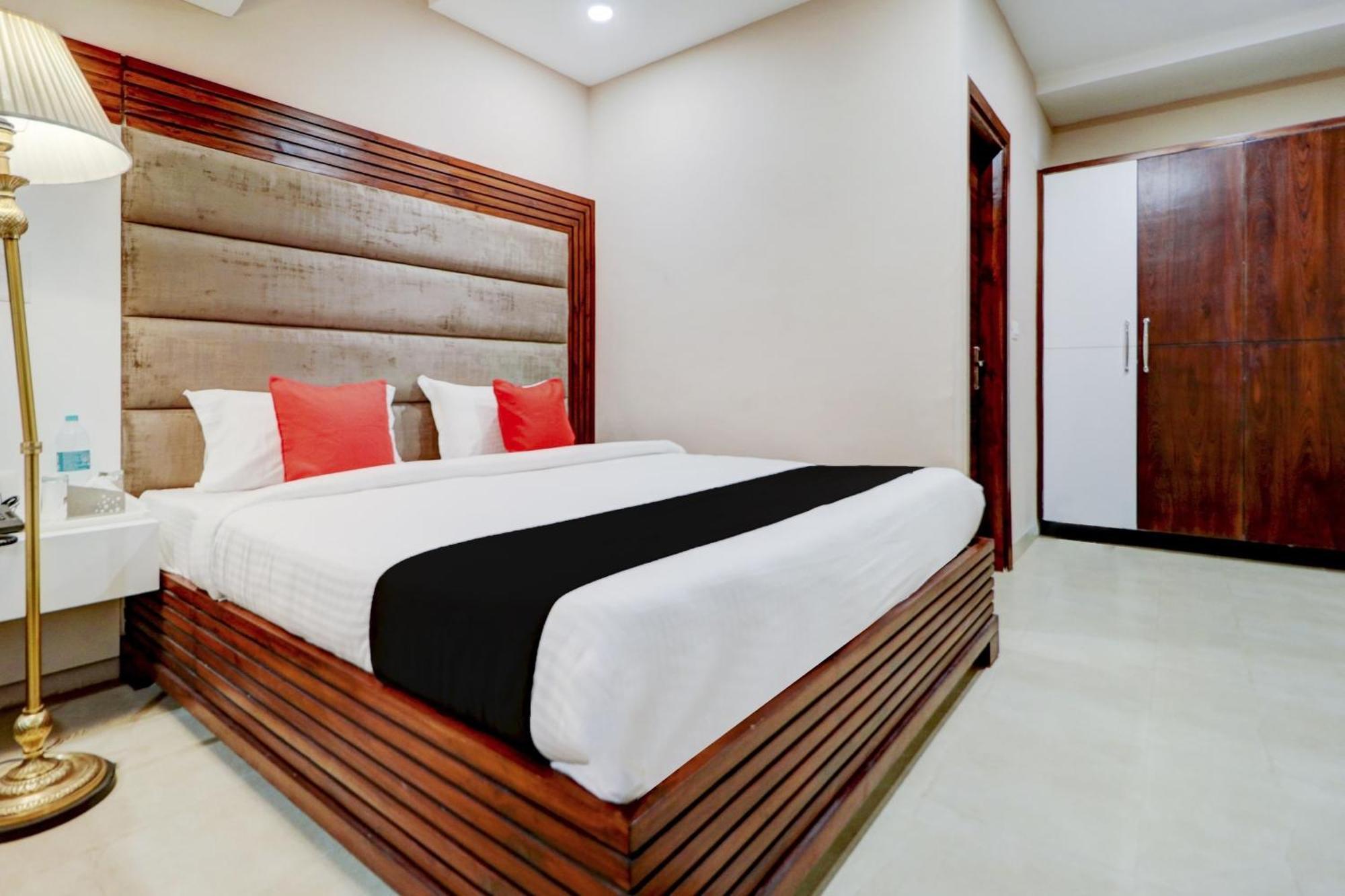 Hotel O Stevia Zirakpur ภายนอก รูปภาพ